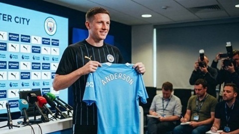 Premier League ‘đốt tiền’, châu Âu khiếp sợ